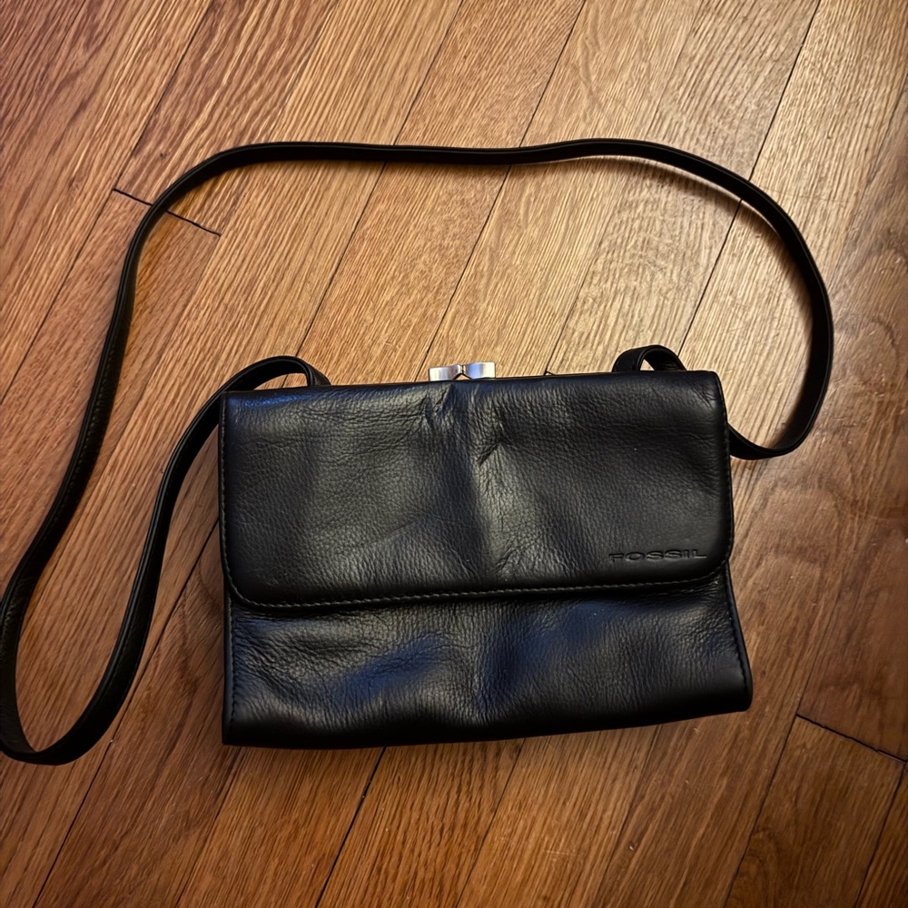 Vintage Fossil Classic Black Crossbody Bag